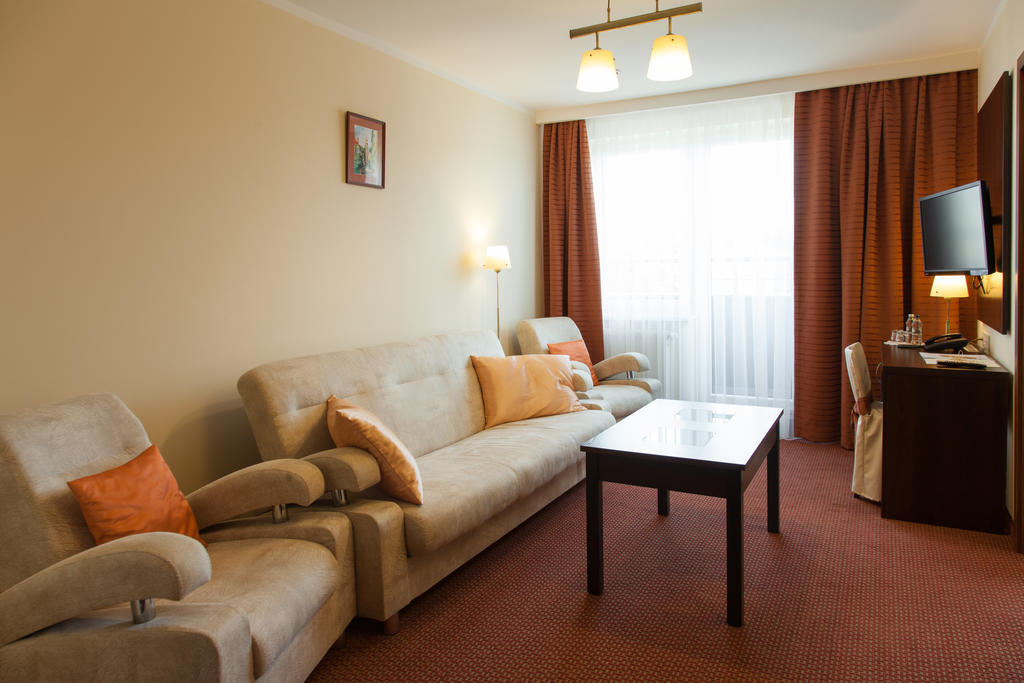 Hotel Ostrawa Wodzislaw Slaski Exterior photo