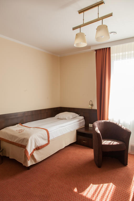 Hotel Ostrawa Wodzislaw Slaski Room photo